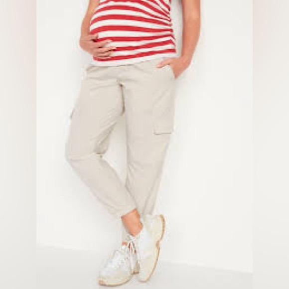 Old Navy Maternity Rollover-Waist StretchTech Cargo Pants - Picture 1 of 4